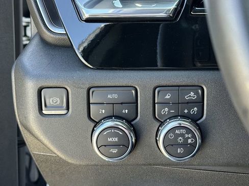 Used 2024 GMC Sierra 1500 Elevation w/ Preferred Package AWD/4WD image 19