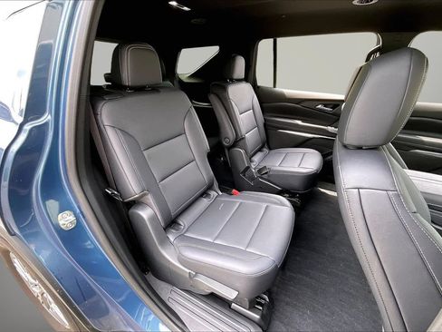 Used 2025 Chevrolet Traverse LT w/ LPO, Floor Liner Package FWD image 24