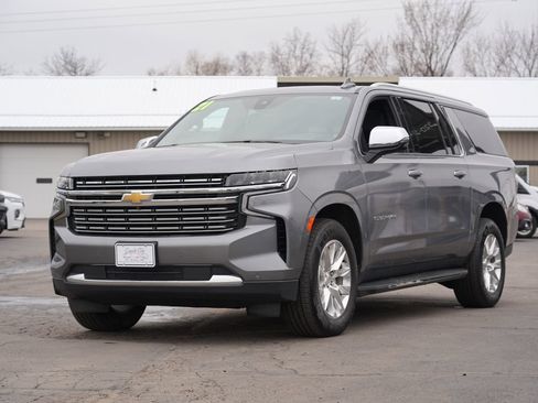 Used 2021 Chevrolet Suburban Premier w/ Premium Package AWD/4WD image 7