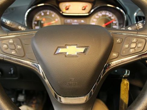 Used 2018 Chevrolet Cruze LT w/ RS Package FWD image 20