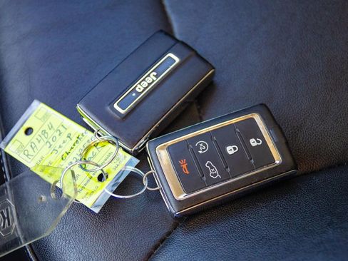 Used 2021 Jeep Grand Cherokee L Limited image 37