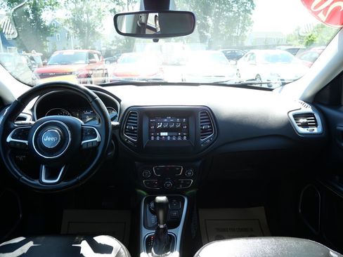 Used 2020 Jeep Compass Latitude AWD/4WD image 27