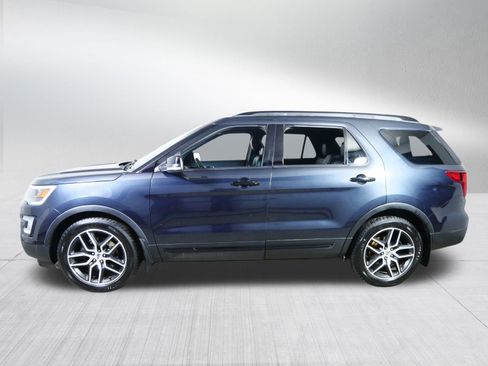 Used 2017 Ford Explorer Sport w/ Equipment Group 401A image 4