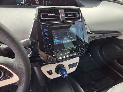 Used 2016 Toyota Prius Four FWD image 25
