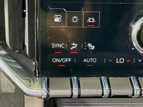Certified 2026 GMC Acadia Elevation w/ Elevation Premium Package FWD image 19