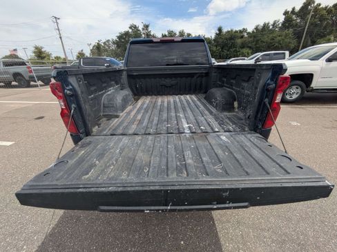 Used 2022 Chevrolet Silverado 1500 LT AWD/4WD image 12