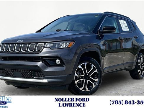 Used 2022 Jeep Compass Limited image 1