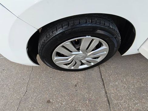 Used 2015 Honda Fit LX image 20