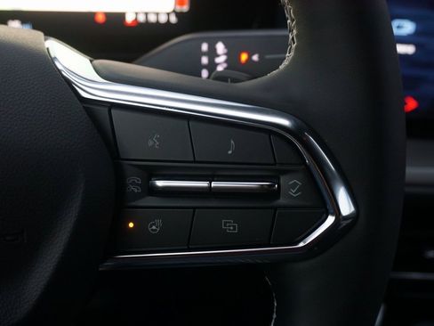 Used 2025 Chevrolet Traverse LT w/ LPO, Floor Liner Package image 21