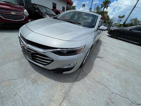 Used 2022 Chevrolet Malibu LT FWD image 1