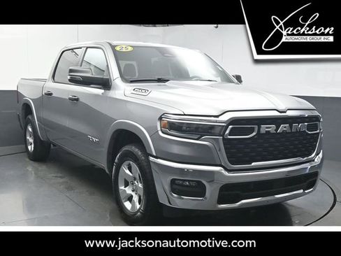 Used 2025 RAM 1500 Big Horn AWD/4WD image 1