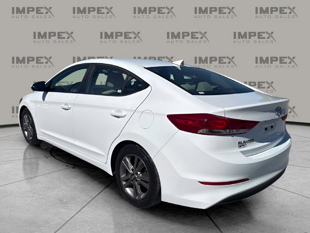 Used 2017 Hyundai Elantra SE FWD image 3