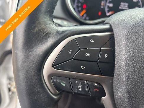 Used 2018 Jeep Grand Cherokee Limited image 15