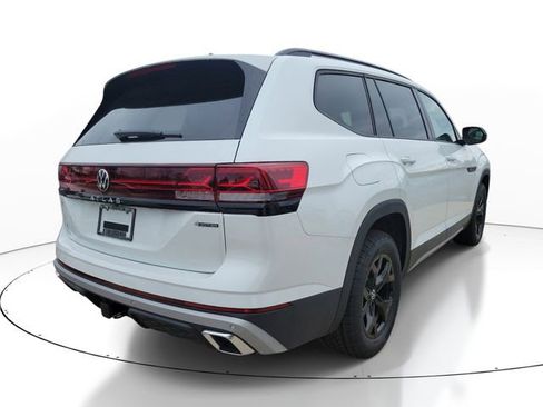 New 2026 Volkswagen Atlas Peak Edition AWD/4WD image 4