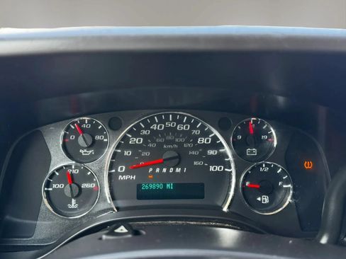 Used 2012 Chevrolet Express 2500 Extended RWD image 19