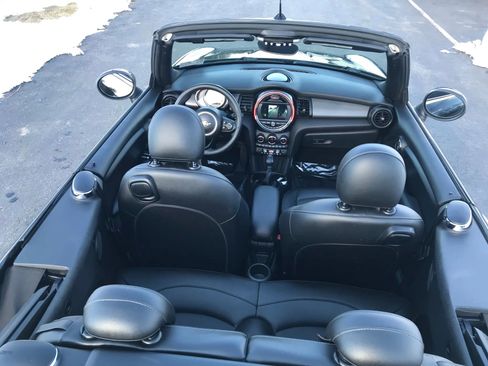 Used 2019 MINI Cooper Convertible image 3