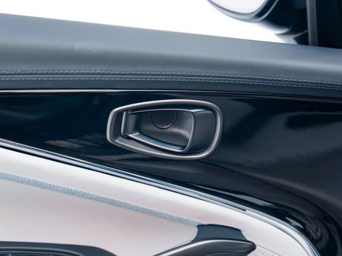 Used 2025 Aston Martin DBX 707 image 23