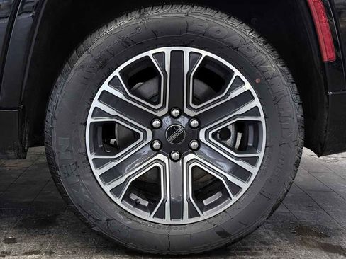 Used 2025 Jeep Wagoneer Series II image 38