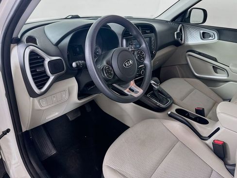 Used 2020 Kia Soul LX image 9