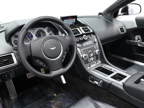 Used 2015 Aston Martin DB9 Volante RWD image 21