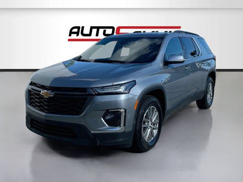 Used 2023 Chevrolet Traverse LT FWD image 3