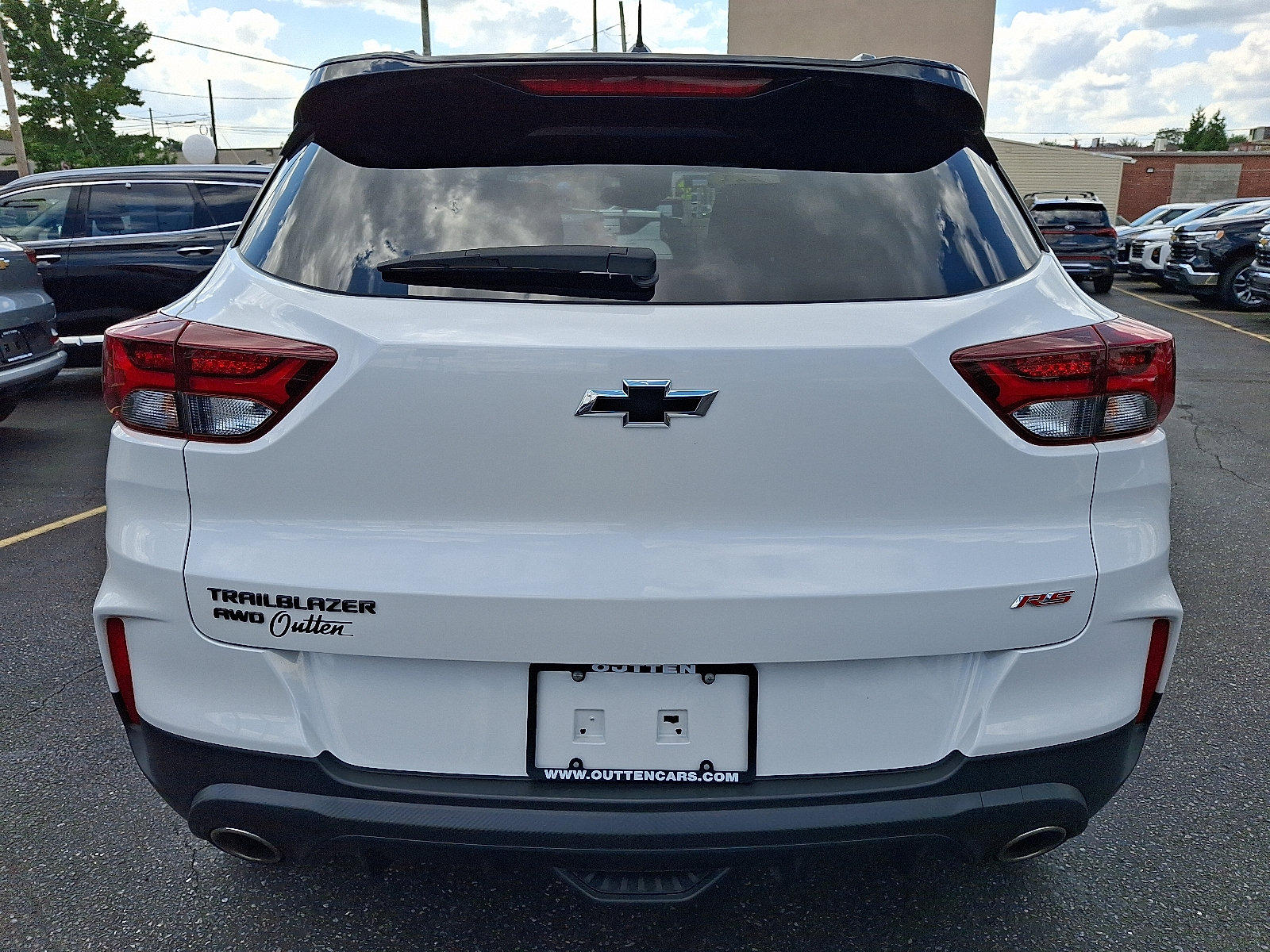 Used 2023 Chevrolet TrailBlazer RS w/ Sun and Liftgate Package AWD/4WD image 4