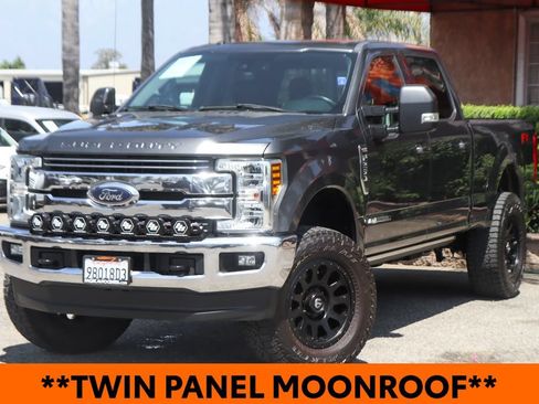 Used 2018 Ford F250 Lariat w/ Lariat Ultimate Package AWD/4WD image 4