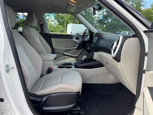 Used 2021 Kia Soul LX FWD image 19