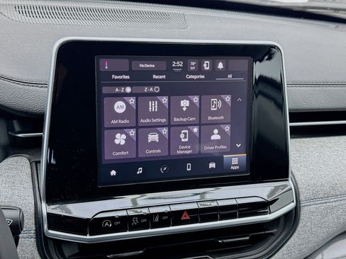 Used 2022 Jeep Compass Latitude FWD image 9