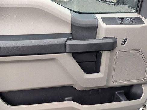 Used 2022 Ford F250 XL w/ Power Equipment Group image 12