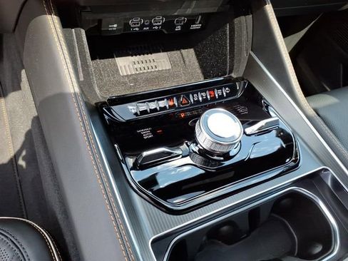 New 2026 Jeep Grand Wagoneer Summit AWD/4WD image 19