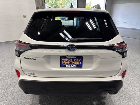 Used 2025 Subaru Forester Premium AWD/4WD image 6