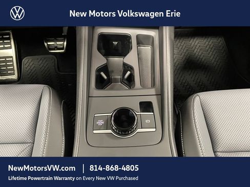 New 2026 Volkswagen Tiguan SE R-Line image 9