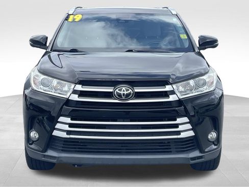 Used 2019 Toyota Highlander XLE FWD image 9