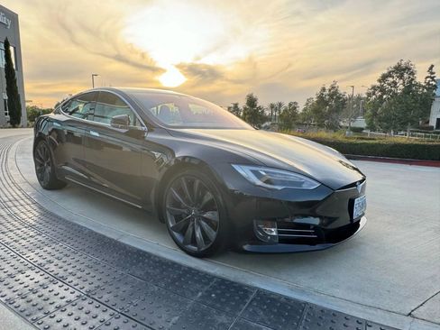 Used 2017 Tesla Model S 75D image 3