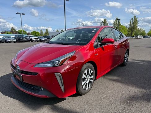 Used 2022 Toyota Prius LE AWD/4WD image 3