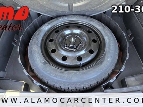 Used 2013 Lincoln MKX FWD image 26