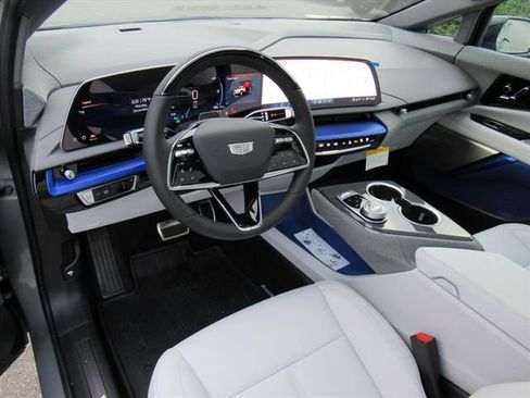 New 2026 Cadillac Optiq Luxury 1 image 15