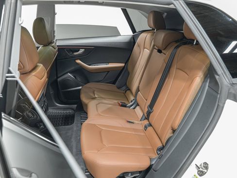 Used 2022 Audi Q8 Premium Plus image 29