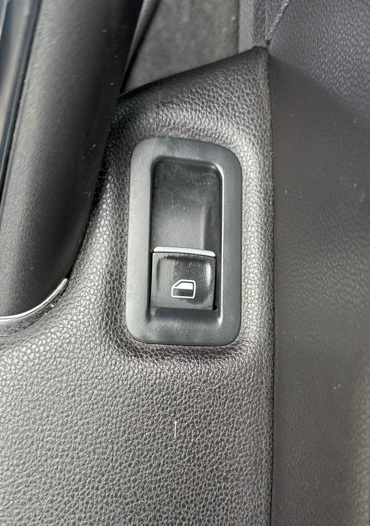 Used 2015 Volkswagen GTI SE FWD image 32