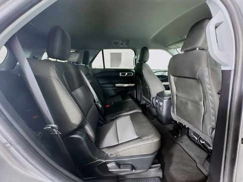 Used 2022 Ford Explorer XLT AWD/4WD image 28