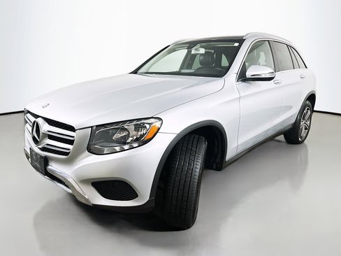 Used 2016 Mercedes-Benz GLC 300 4MATIC image 3