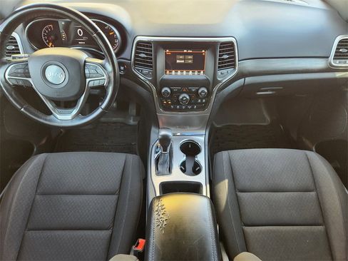 Used 2020 Jeep Grand Cherokee Laredo image 5