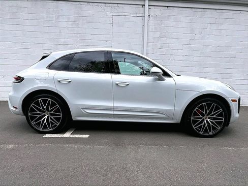 Certified 2023 Porsche Macan S AWD/4WD image 6