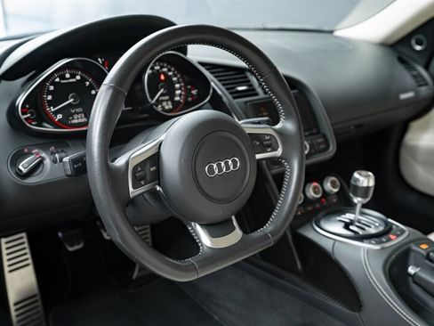Used 2010 Audi R8 V10 image 35