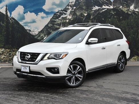 Used 2017 Nissan Pathfinder Platinum AWD/4WD image 6