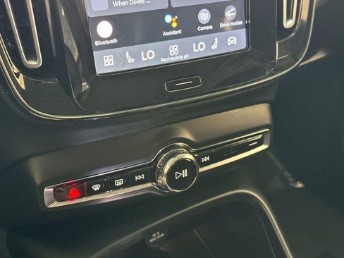 Certified 2023 Volvo XC40 B5 Ultimate AWD/4WD image 20