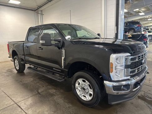 Used 2025 Ford F250 XLT image 3