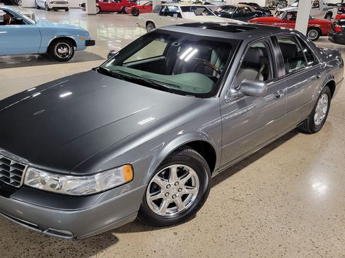 Used 2004 Cadillac Seville SLS w/ Preferred Equipment Group FWD image 22