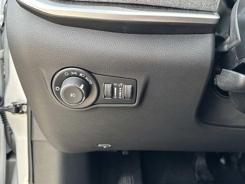 New 2026 Jeep Compass Latitude image 19